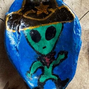 Handcrafted Alien Art Painted Seashell with Blue and‎ Green Design